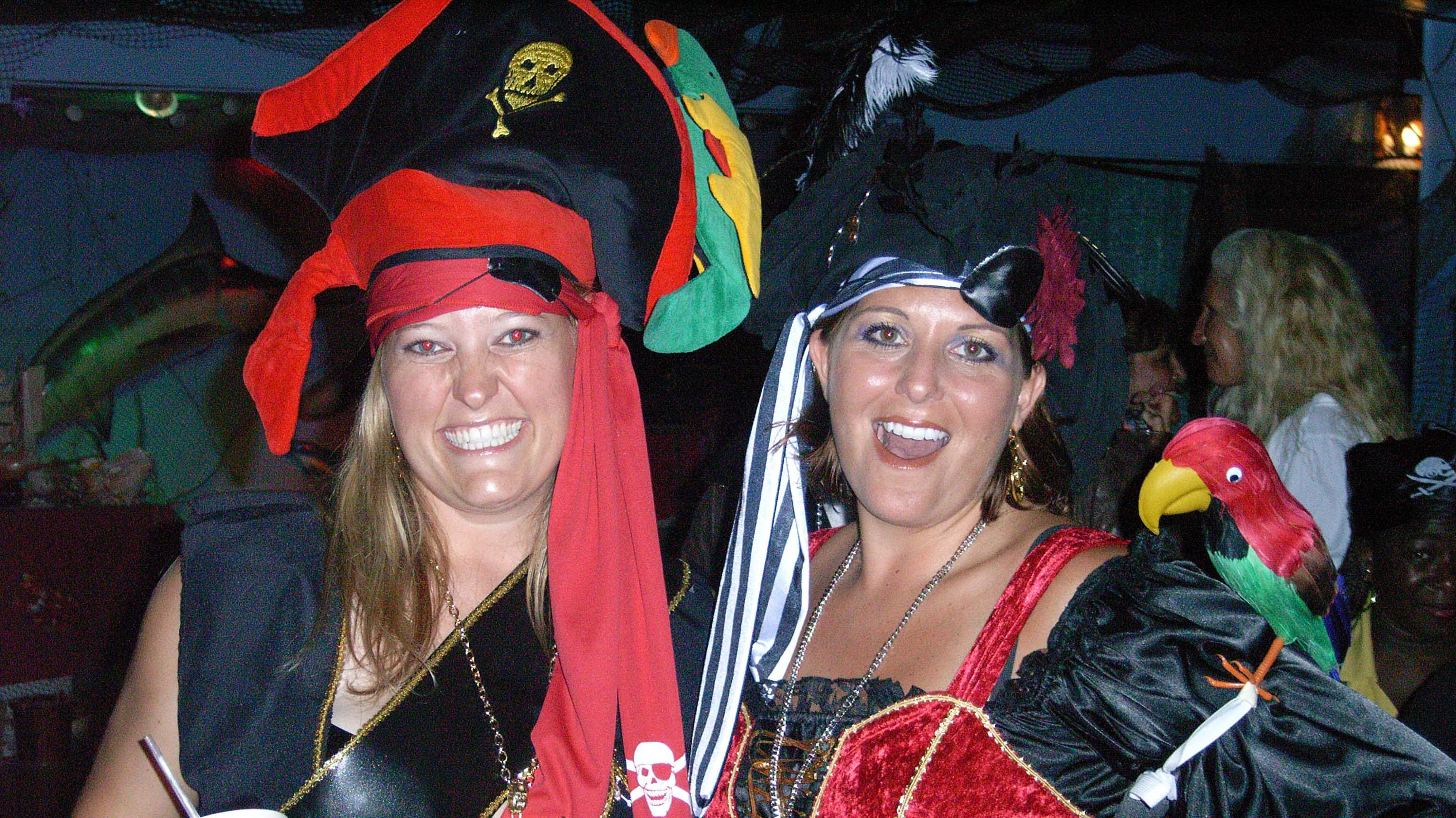 Singles Pirate Week Announced in Roatan