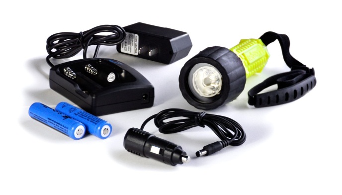 DiverWire Product Review: SeaSoft Raygun R Flashlight